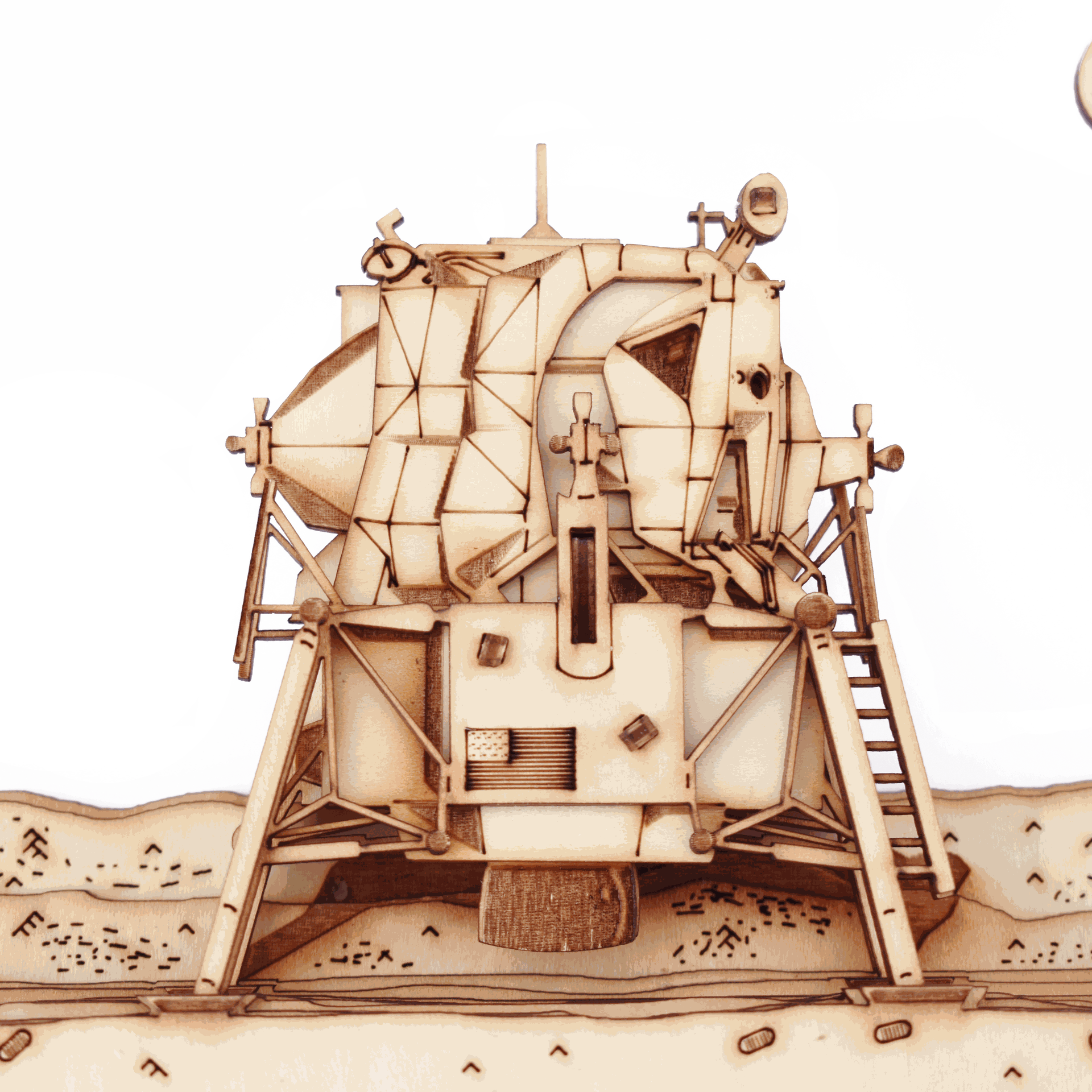 Module spatial Eagle, ETELETE Detail du tableau en bois ETELETE par Arkitorii, module spatial Eagle lors de la mission Apollo 11 en 1969 sur la lune.